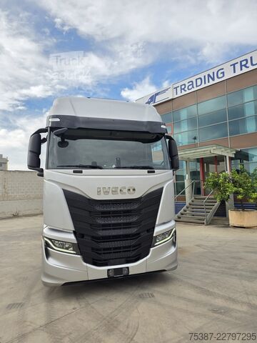 Kroklastbil Iveco 260S48