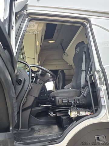 Kroklastbil Iveco 260S48