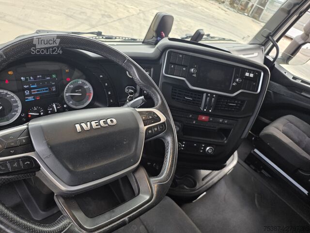 Kroklastbil Iveco 260S48