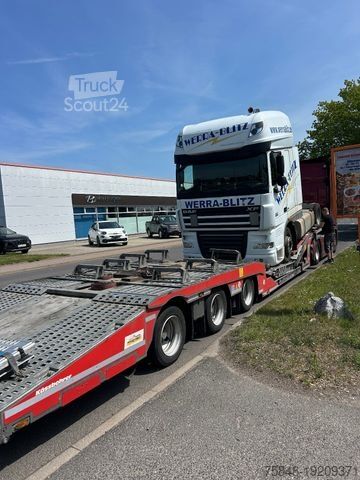 Yüksek hacimli çekici DAF 105.460-Euro5 EEV-Intarder-Motor läuft