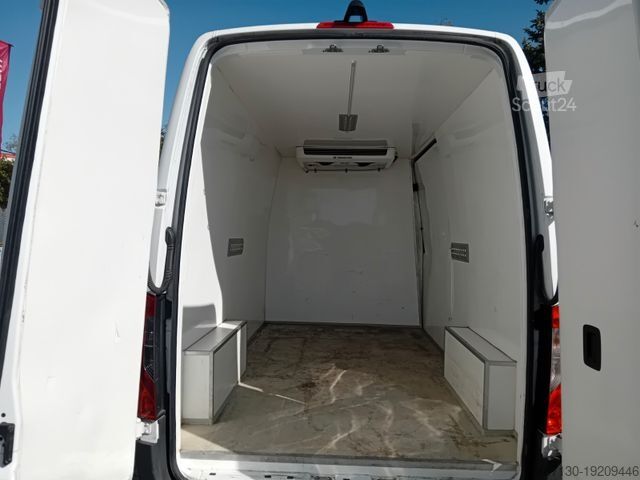 Refrigerator body van MERCEDES-BENZ Sprinter 315 CDI