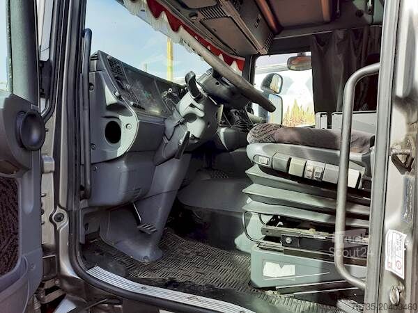 Châssis avec cabine SCANIA R 114 LB 380