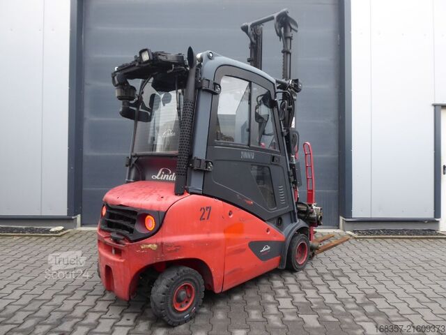 Frontgaffeltruck Linde H20D-01