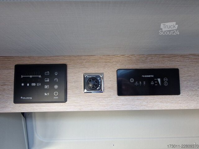 Kamper kombi PÖSSL Summit 600 Plus Markise Solar Navi AHK
