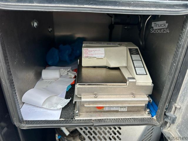 Tankbil MAN TGM 26.320 Rohr 21.000L Oben/unten Funk Lenk