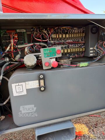 škarjasto dvigalo SkyJack SJ9250