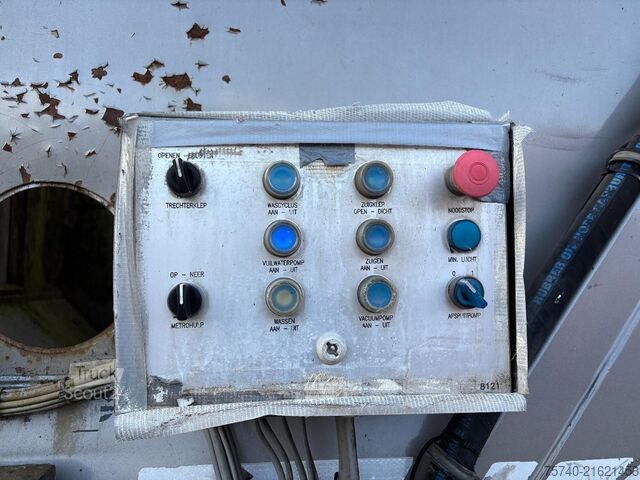 Tovornjak z žerjavom Volvo FM 370 EEV 6X2 + HIAB 244 EP-3 HIPRO + WASH/VAC...