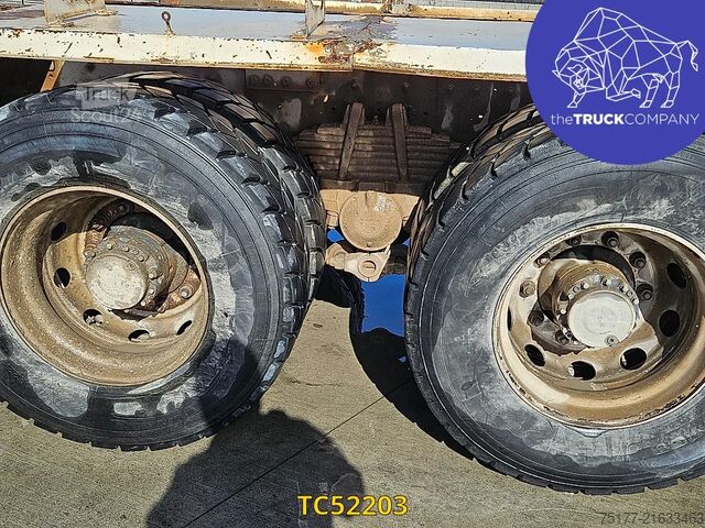 Chassis with cab Renault Kerax 370