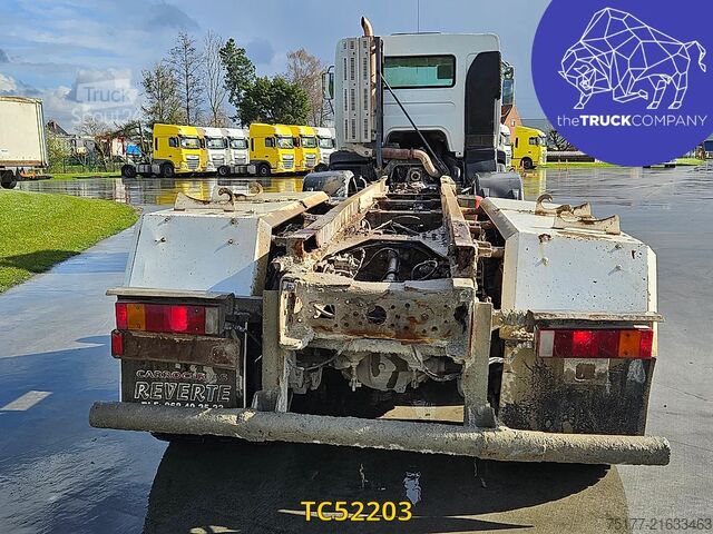Chassis with cab Renault Kerax 370