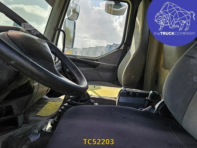 Chassis with cab Renault Kerax 370