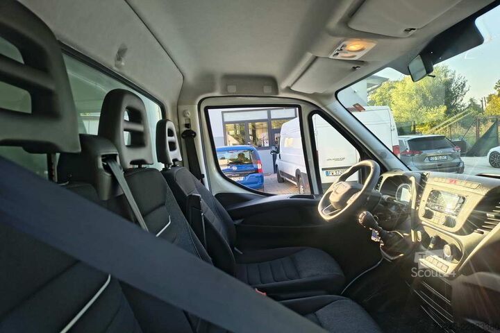 Furgoneta caja Iveco DAILY 35 14 2.3 CASSA E PEDANA