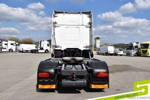 Standardowy ciągnik siodłowy DAF XG+ 530 Leder Intarder Standklima ACC Alufelgen