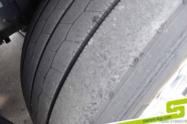 Standardowy ciągnik siodłowy DAF XG+ 530 Leder Intarder Standklima ACC Alufelgen