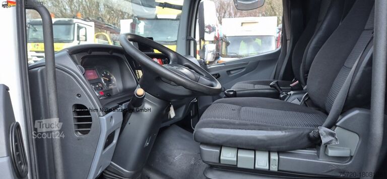 Skåpbil Mercedes-Benz 816L LBW, Blatt gefedert