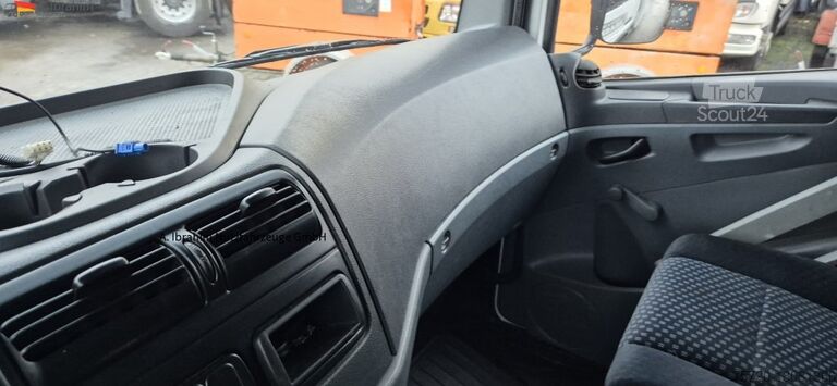 Box van Mercedes-Benz 818L LBW, Luftfederung