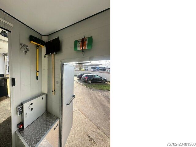Livestock transporter Iveco Daily 2 Pferde Automatik, AHK