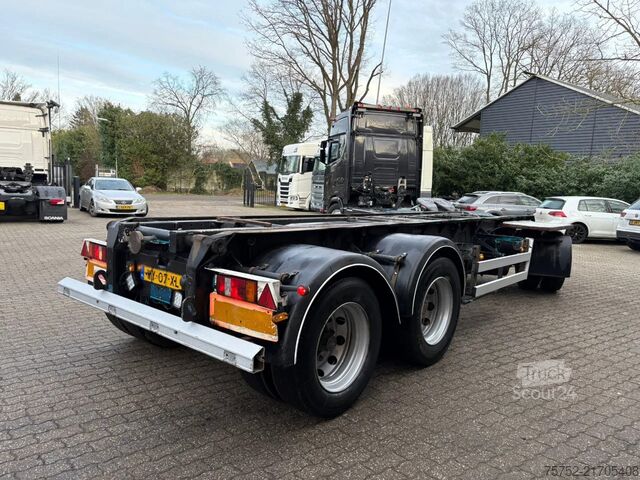 Transporte de contenedores Floor Kiepende containeraanhangwagen APK 08-2026