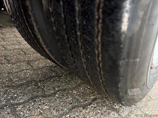 Transporte de contenedores Floor Kiepende containeraanhangwagen APK 08-2026