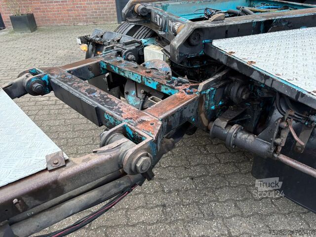 Transporte de contenedores Floor Kiepende containeraanhangwagen APK 08-2026