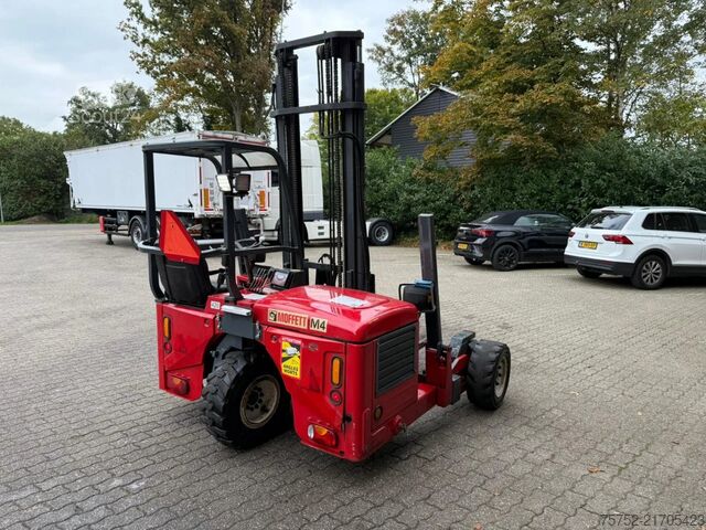 Viličar na tovornjaku Moffett M4 3WEG  M4 Kooiaap Let op! informatie ontbreekt