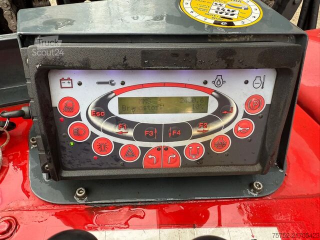 Viličar na tovornjaku Moffett M4 3WEG  M4 Kooiaap Let op! informatie ontbreekt