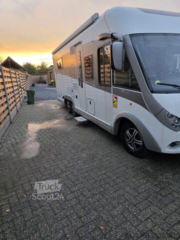 Integroitu matkailuauto carthago chic e-line