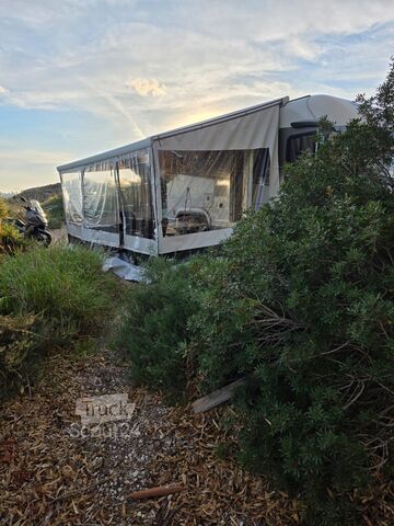 Integroitu matkailuauto carthago chic e-line