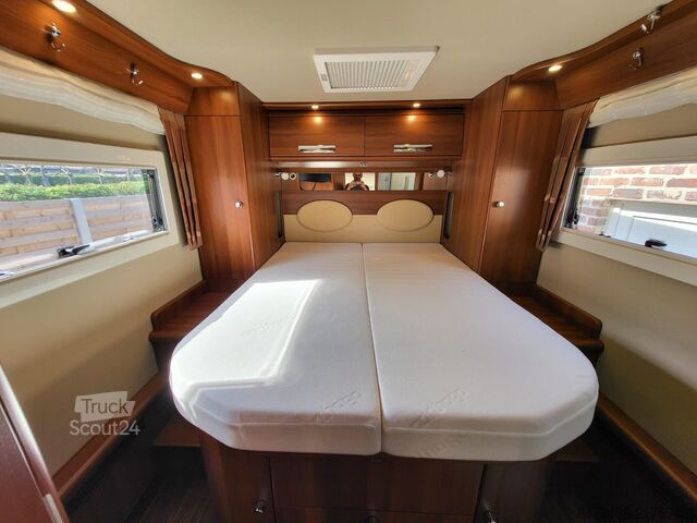 Integroitu matkailuauto carthago chic e-line