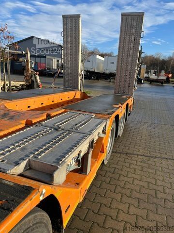 Semiremorcă cu platformă joasă GOLDHOFER Stepstar STN-L3, 2 Paar Radmulden