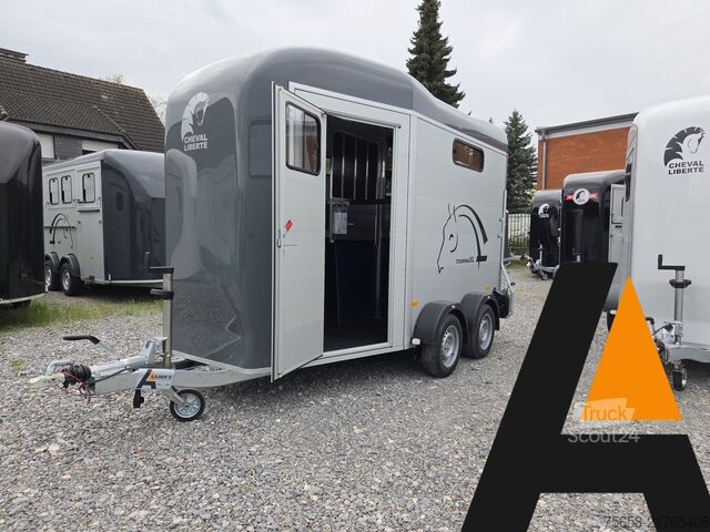 Remorque de transport de chevaux Cheval Liberté Touring XL Jumping Sattelschrank 100km