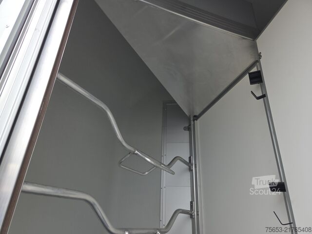 Remorque de transport de chevaux Cheval Liberté Touring XL Jumping Sattelschrank 100km