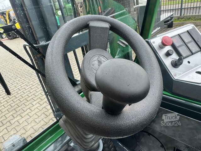 Négymenetes targoncá Combilift CB3000// Diesel// Perfect / Only 5185 h