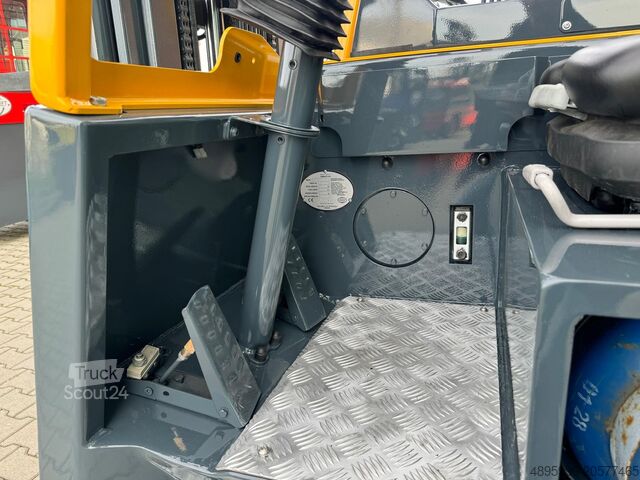 Empilhadeira de quatro direções Combilift CB3000// LPG // 2017 year /Toyota engine