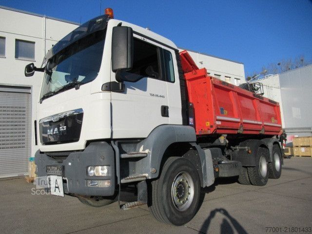 Camión volquete MAN 26.440 / 6 x 4 / Jonsered 1100 / Greifer