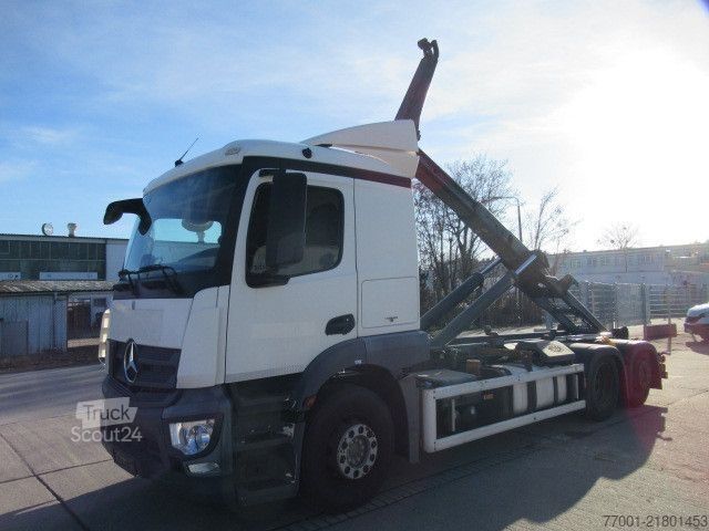 Vozidlo s hákom na kontajnery Mercedes-Benz 2543 / 6 x 2 / Meiler RK 20.65 / Lenkachse