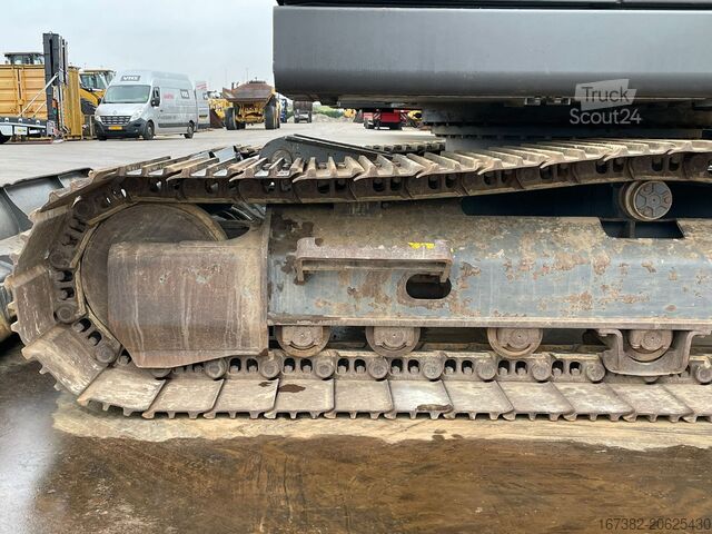 Pelle sur chenilles Volvo ECR145EL