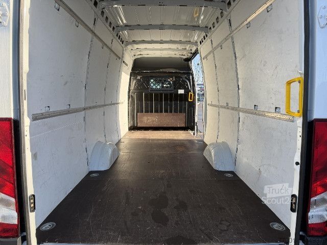 Hög tak skåpbil IVECO 35S16 V Kima / PDC