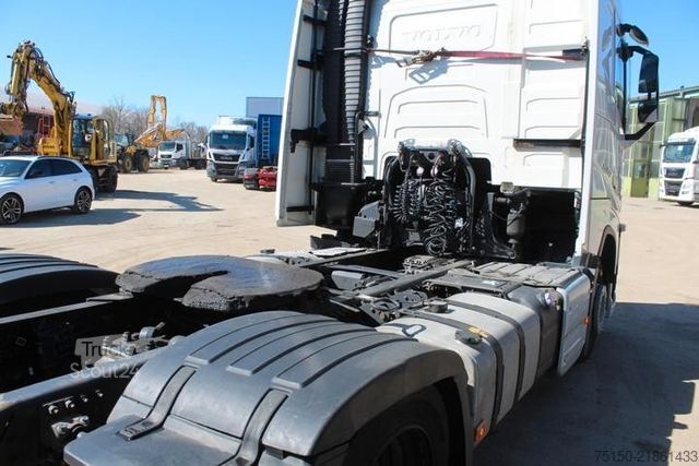 Tūrinis vilkikas VOLVO FH 460 4x2 LL - GlobeXL - 2 x Tank - Nr.: 853