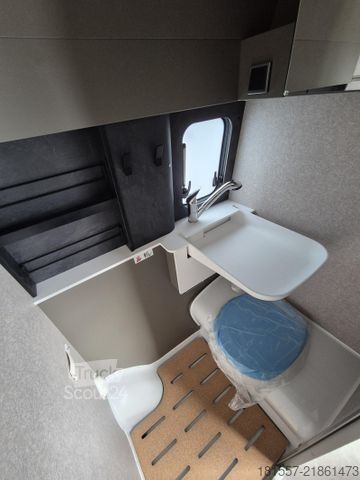 Kastenwagen Wohnmobil / Campervan HYMER/ERIBA Grand Canyon S CrossOver 600 Dieselheizung / AHK