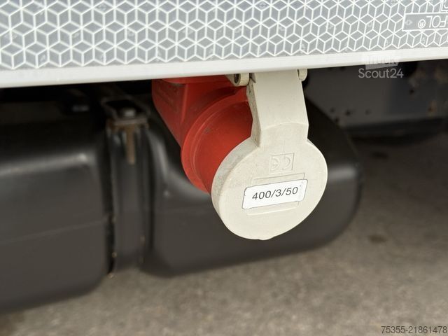 Fourgon isotherme frigorifique IVECO Daily 70C18 72C18 ACC NAVI ThermoKing V-500 MAX
