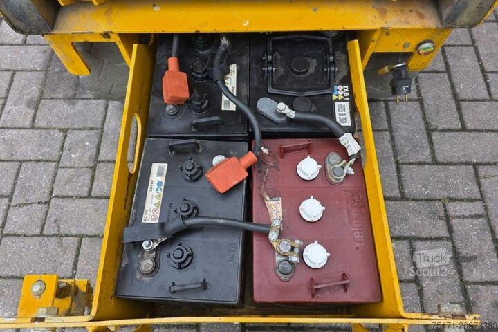 Ножичен асансьор Haulotte Compact 8 Electric, 8.2m Working Height, 350kg Cap