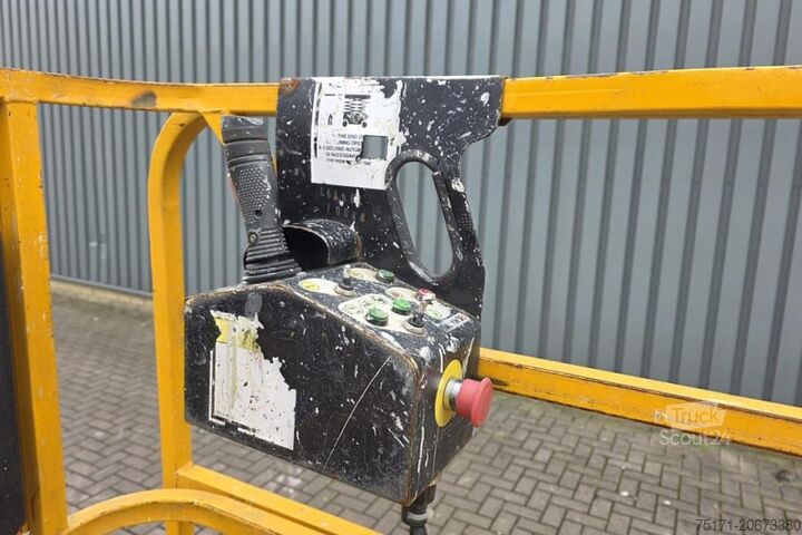 Ножичен асансьор Haulotte Compact 8 Electric, 8.2m Working Height, 350kg Cap