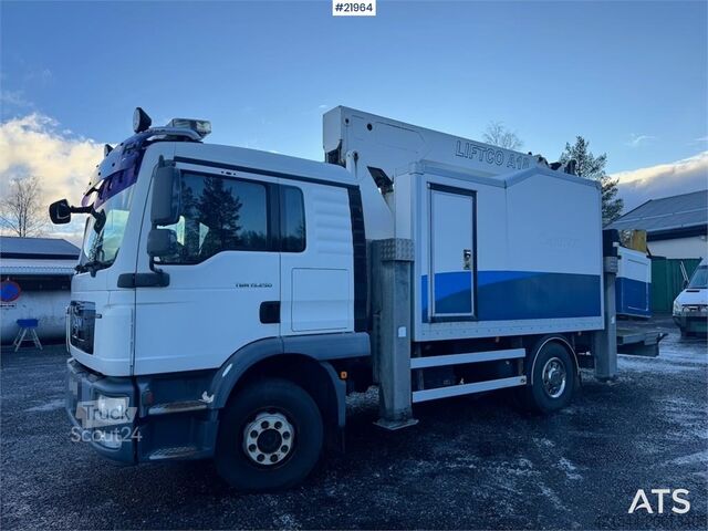 MAN TGM 15.250 Lift truck w/ 18 m Working height. 132,