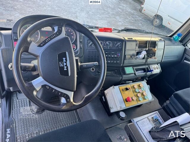 MAN TGM 15.250 Lift truck w/ 18 m Working height. 132,