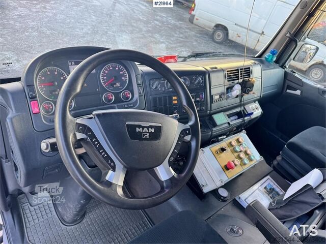 MAN TGM 15.250 Lift truck w/ 18 m Working height. 132,