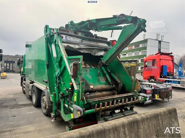 Jätteenkeräysauto Scania P340 6x2 Refuse truck w/ Crane.