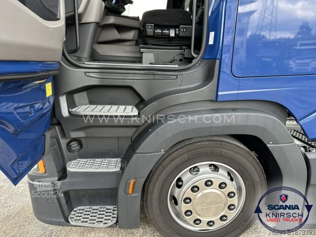 Zapreminski vučni traktor SCANIA R 460 A4x2EB