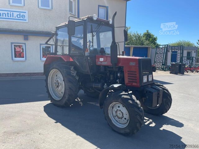 Tracteur Belarus MTS 820