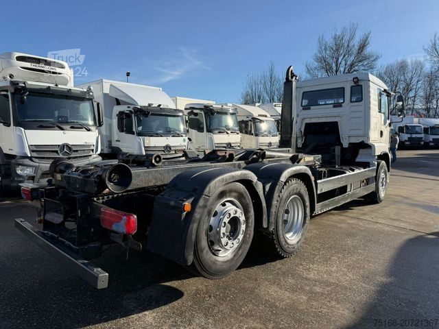 Контейнеровоз з гачком (рол-офф) MAN TGA 26.440 BL Abrollkipper*Klima*AHK*LENKACHSE