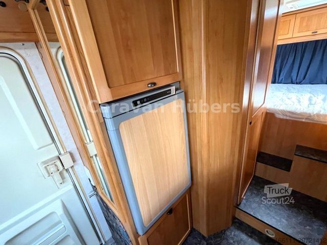 Camper integrado HYMER/ERIBA E 700 - Festbett - Solar - -